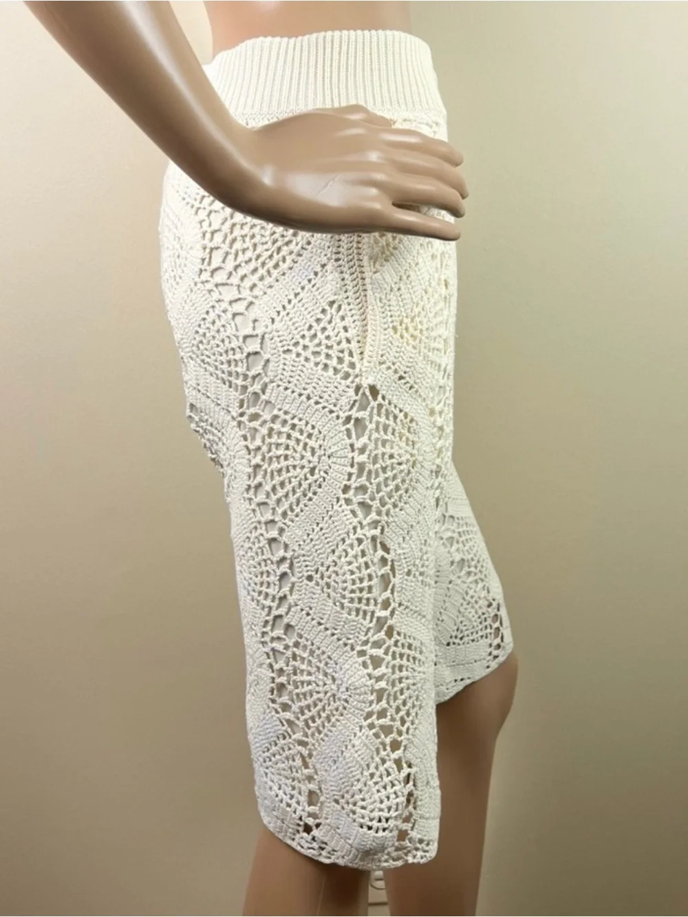 NEW HELMUT LANG REVOLVE CREAM CROCHET BERMUDA SHORTS